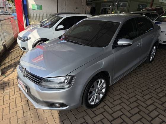 VOLKSWAGEN JETTA 2.0 TSI HIGHLINE 200CV GASOLINA 4P TIPTRONIC VOLKSWAGEN JETTA 2.0 TSI HIGHLINE 200CV GASOLINA 4P TIPTRONIC